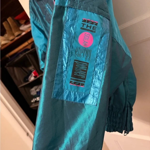 Vintage Women's Teal and Pink Windbreaker Jacket - Picture 3 of 11